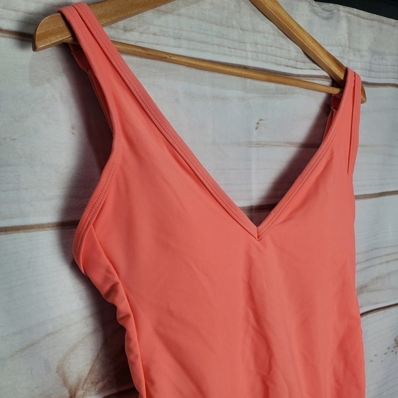 New Kona Sol Peach V-neck One Piece High Back Adjustable Straps Swimsuit Medium - Picture 2 of 11
